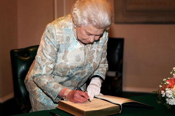 The Queen of England hires a letter-response assistant with an annual salary of £21,000.jpg