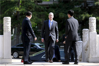 Apple CEO praised China sales for boosting the stock market.jpg