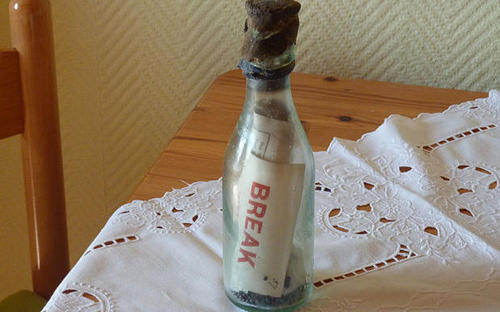德国一对夫妇拾获108年前漂流瓶