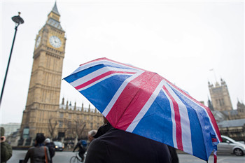 英国将增加援助预算应对欧洲难民危机.jpg