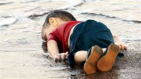 叙利亚男孩溺亡