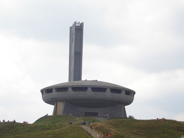 冰峰纪念碑，保加利亚