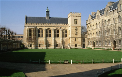 Come and see what tricky questions are asked in the admissions interview at Oxford University! .jpg