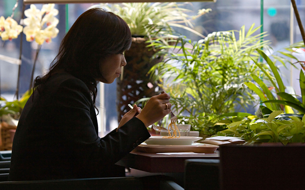 Japanese silent cafes and one-person weddings for women.jpg