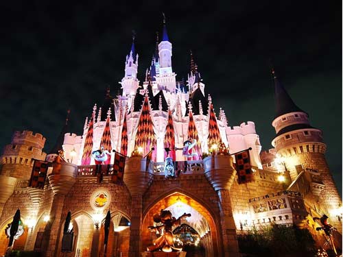 Shanghai Disneyland held a job fair to prepare for the opening of the park.jpg