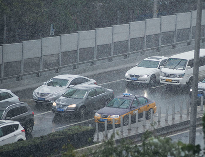 Beijing ushered in the first snow of this winter, may provide heating for citizens in advance.jpg