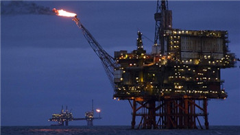 沙特誓言石油不减产 Saudis vow to keep pumping oil despite domestic financial pain.jpg