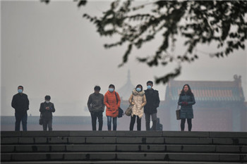 Heavy haze hits northeast China again. PM2.5 in Shenyang broke 1,000.jpg