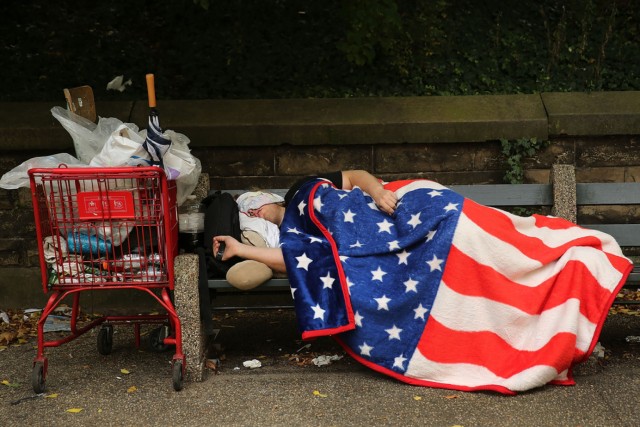 超过1.45亿的美国人很穷