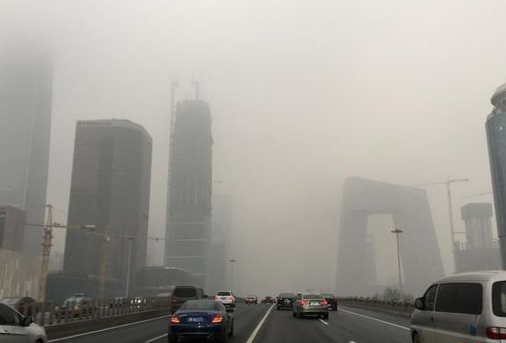 北京遭雾霾持续侵袭 未来几天恐持续