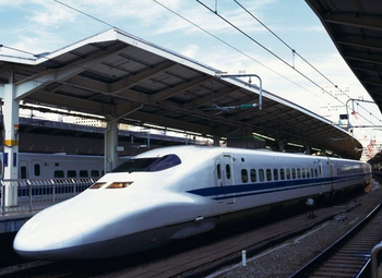 More high-speed railways will be built in the next five years.jpg