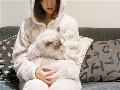 Japan’s "cute cat costume" has become the new favorite of the trend.jpg