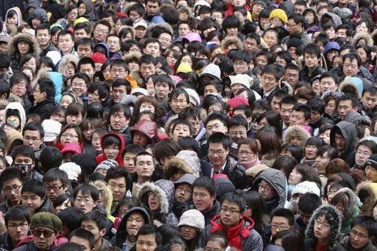 Beijing’s strict control of the population size of 23 million is the "ceiling".jpg