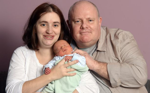 英国出生74分钟婴儿成最小器官捐赠者