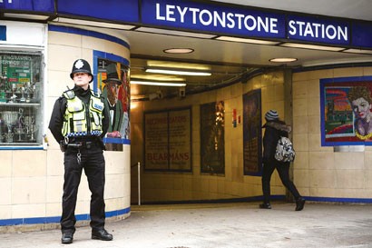 The stab wounding case on the London Underground Police claimed a terrorist attack.jpg