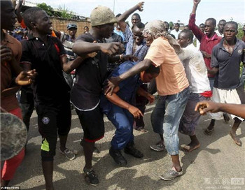 U.S. Secretary of State Kerry urged all parties in Burundi to stop violence.jpg