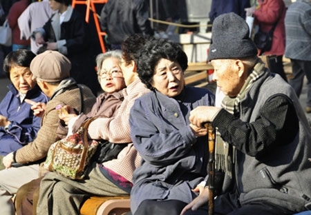 Japan’s aging population is serious: working-class resignation to take care of the elderly.jpg