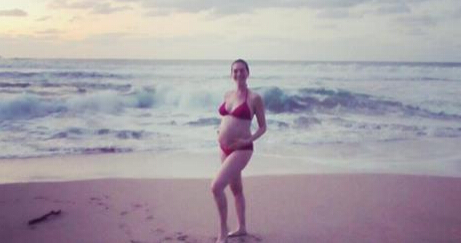 Anne Hathaway admitted to being pregnant in a bikini photo .jpg