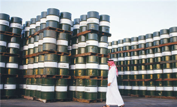 Saudi Arabia is preparing to fight a prolonged battle against low oil prices. Saudi budget lifts prospect of prolonged oil market glut.jpg