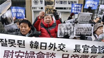 It is Abe who decided to reconcile with South Korea.jpg