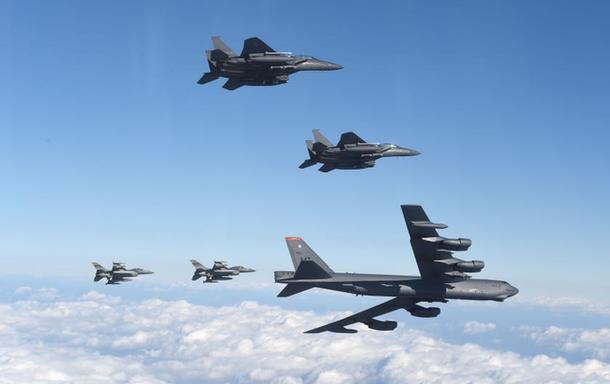 The United States sent a B-52 bomber to cruise over South Korea.jpg