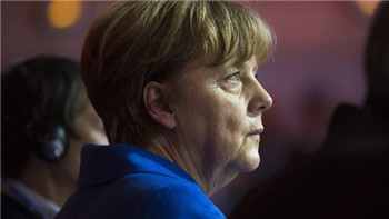 Merkel's office was blocked by the police. Merkel's office sealed off after suspicious parcel found.jpg