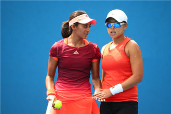 The fashion show at the Australian Open was a fruity color that frightened opponents.jpg