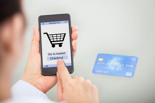 Foreign media: Chinese people like to use mobile phones for shopping with a total value of 500 billion US dollars.jpg