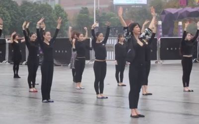 女神苏菲玛索到中国跳起广场舞!