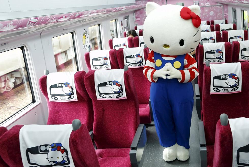 The maiden voyage of the Hello Kitty train in Taiwan 328 pillow towels were stolen.jpg