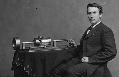 爱迪生发明了第一部留声机