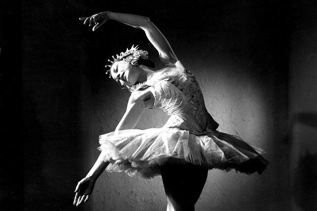 Margot_Fonteyn_1_16000c.jpg