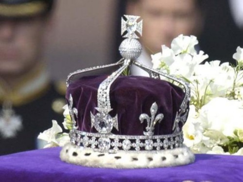 印度政府要求英国归还女王王冠光之山巨钻