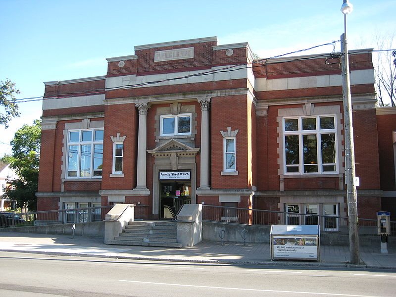 多伦多公立图书馆