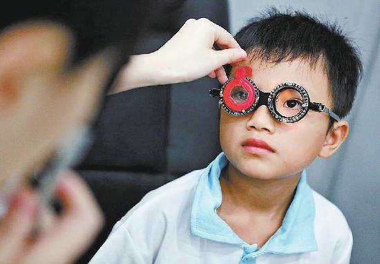 One out of every three people over 5 years old in China is myopia.jpg