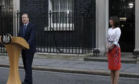 英国脱欧之后 首相卡梅伦宣布将于10月辞职.jpg