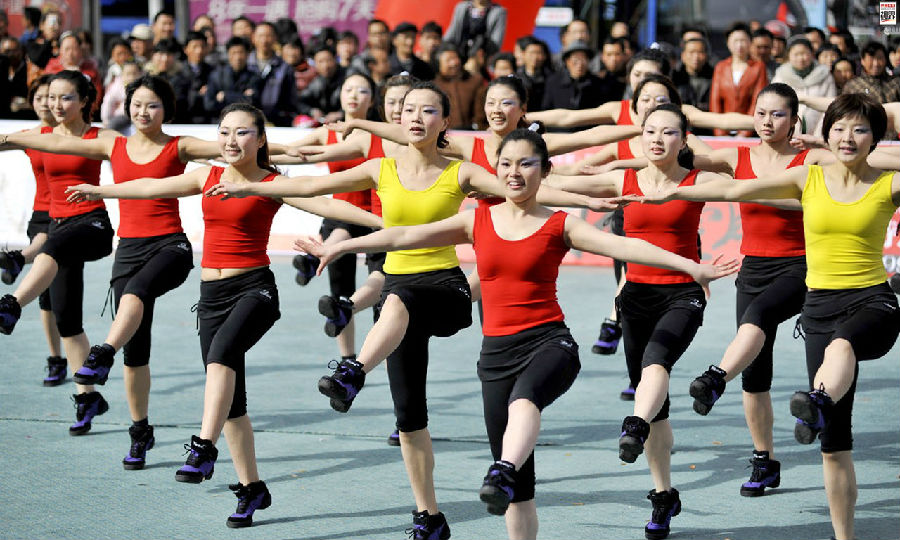 Square dance to prevent Alzheimer's disease can change the aging process.jpg