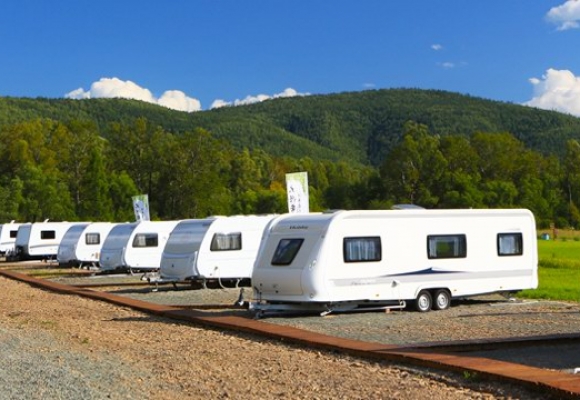 my country will build about 500 self-driving caravan campsites this year.jpg