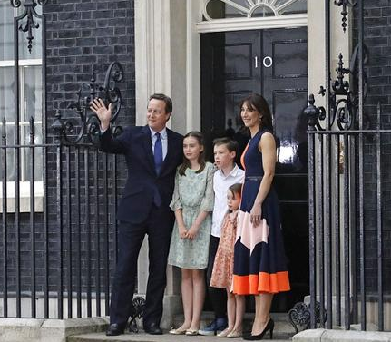 英国首相卡梅伦卸任 最后告别演说感谢妻子儿女