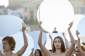 Hundreds of women taking pictures naked against Trump.jpg