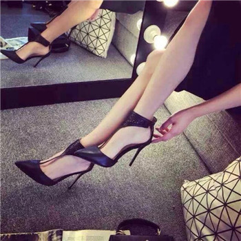An interview from high heels to fetish.jpg