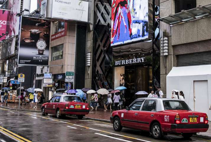 大众零售商挤走奢侈品牌 进驻香港黄金地段