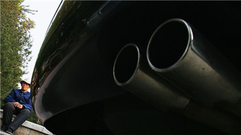 China's new emission standards threaten the profits of car companies.jpg