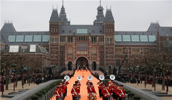 最适合你工作生活的十个城市 阿姆斯特丹与布拉格.jpg