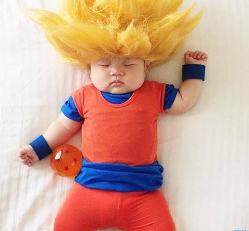 While the baby is asleep and loves to play, mom dresses her up in various cos costumes! .jpg