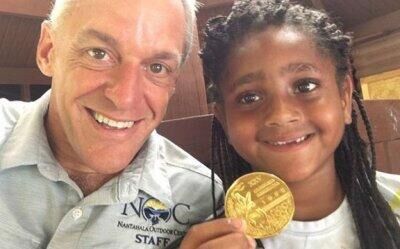 美国一7岁女孩在垃圾堆中意外发现一枚奥运金牌