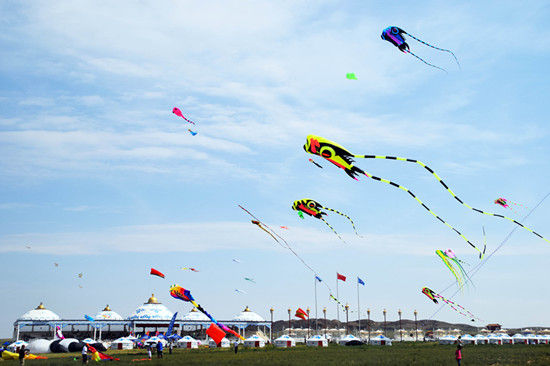 Chinese-English bilingual Chinese folk customs Issue 111: China and other countries' exchanges on kites.jpg
