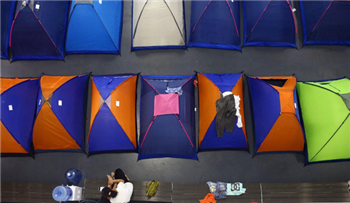 Why do tents of love emerge in Chinese universities.jpg