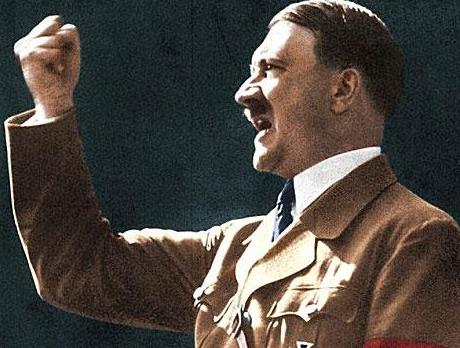 An Australian student dressed up as Hitler to win the prize. The school was forced to apologize.jpg