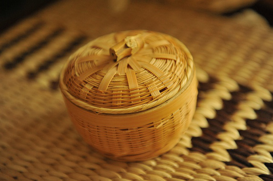 Chinese and English bilingual Chinese folk customs Issue 128: Bamboo ware.jpg